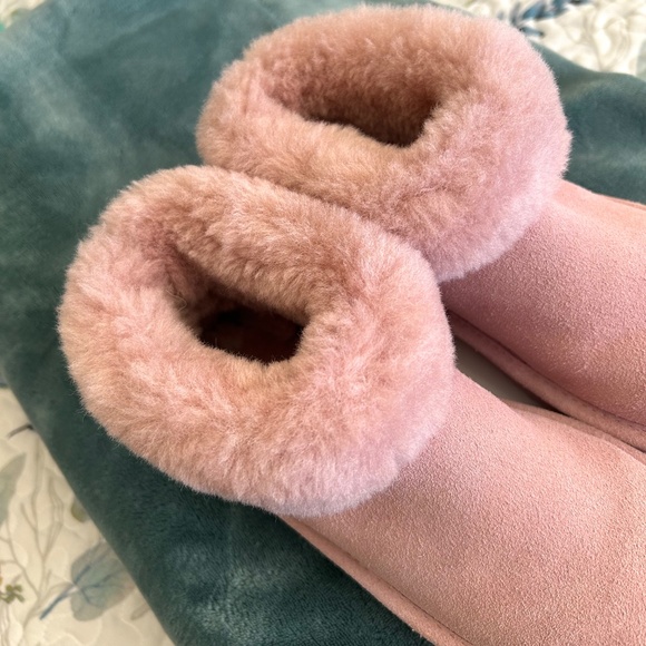 New Condition Cloud Nine Sheepskin Suede Booties Dusty Pink Size 6 - Picture 10 of 13